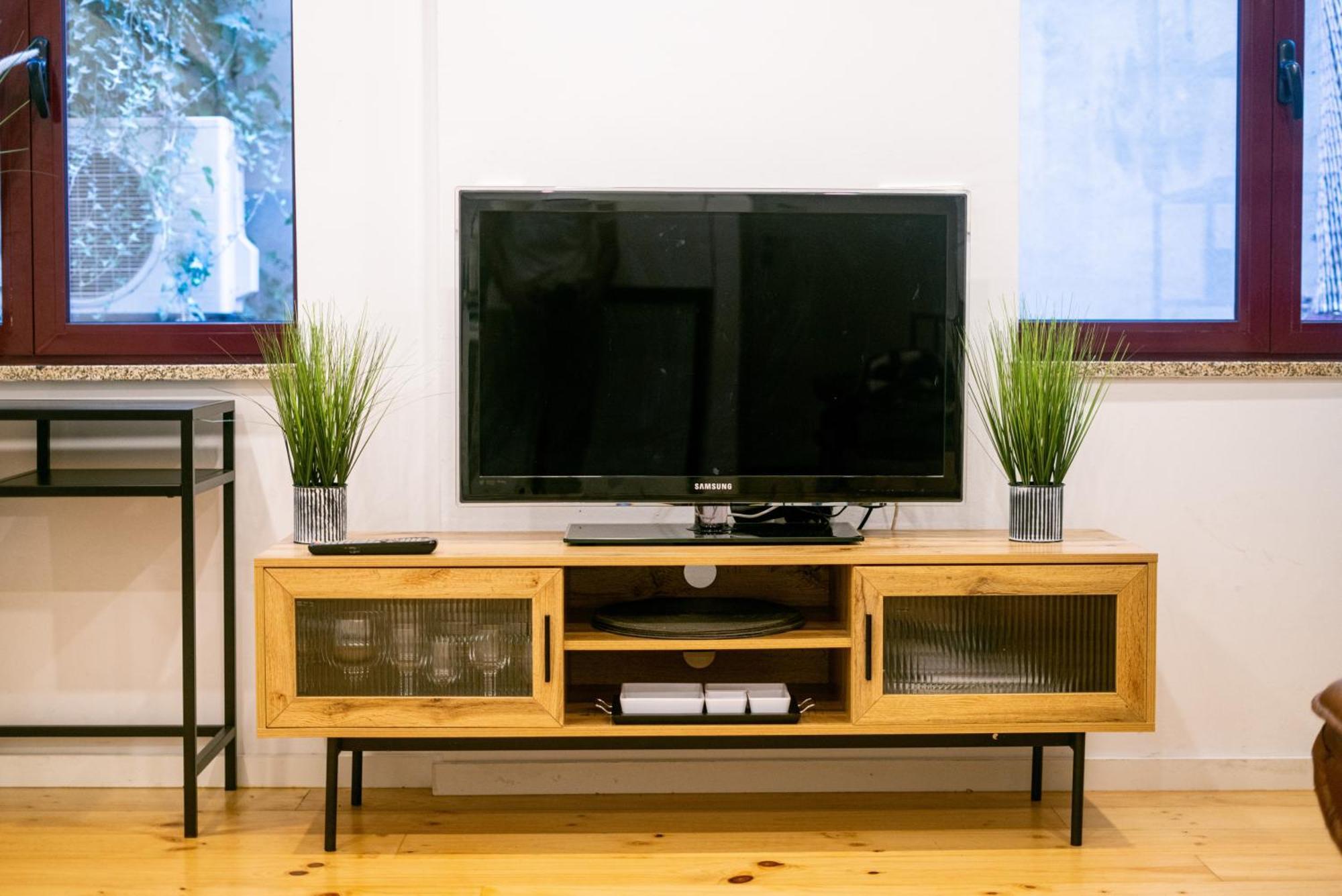 Magnificent Cais De Gaia Apartment By Unique Hosts Vila Nova de Gaia Room photo